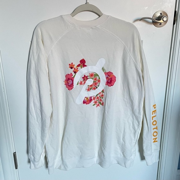 Peloton Oversized Everyday Cream Pink Floral Crewneck Sweatshirt 35001 - Picture 2 of 16
